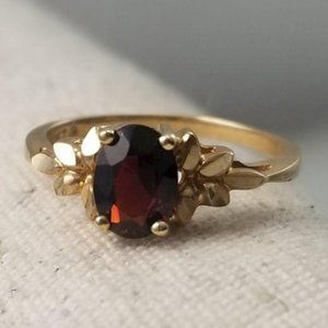 10K solid yellow gold garnet ring, size 5.75